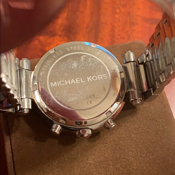 Michael Kors Watch - Picture 3 of 4